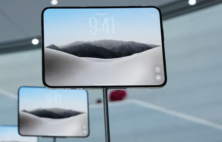 Apple iPhone Duo Could Make Foldable Smartphones Mainstream