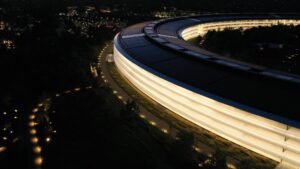 Apple-hires-former-meta-lawyer-to-oversee-global-litigation.jpg