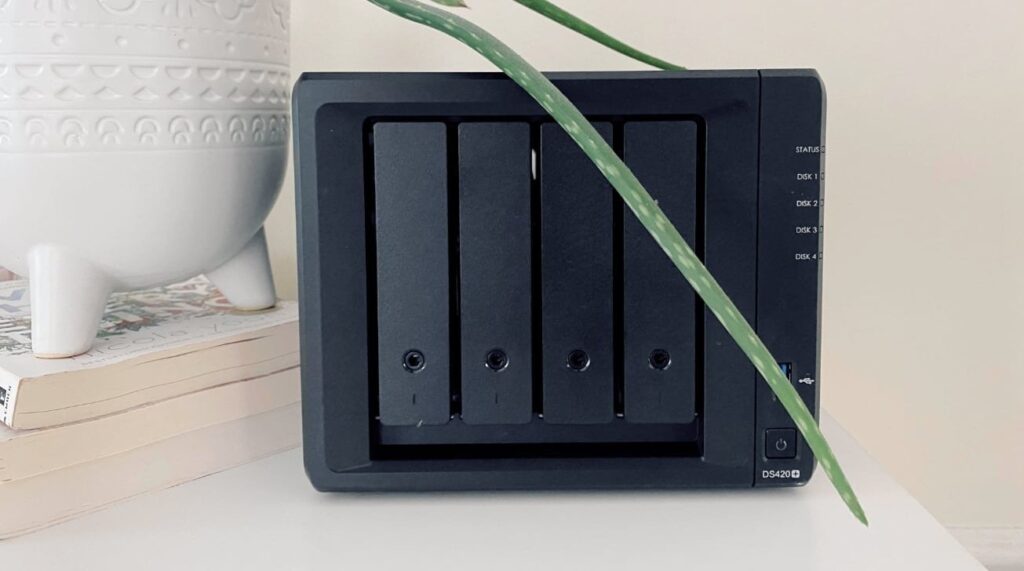 PSA-Manually-update-your-Synology-NAS-now.jpg
