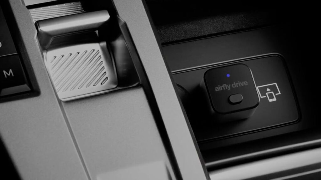 The-new-AirFly-Drive-accessory-transforms-wired-CarPlay-into-wireless.jpg