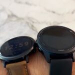The-ultra-thin-Pebble-Round-2-with-MiP-display-compares-to.jpg