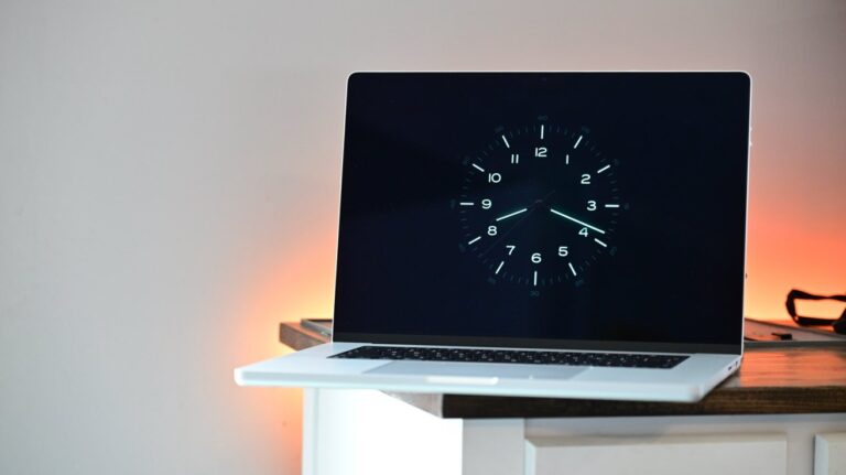 Touchscreen-MacBook-Pro-pricing-could-start-at-2899.jpg