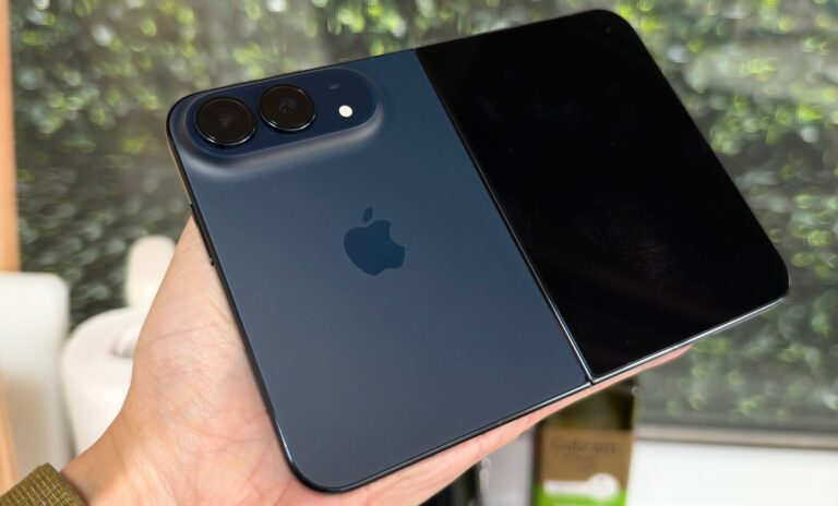 iPhone-Duo-launch-begins-as-first-orders-reach-customers.jpg