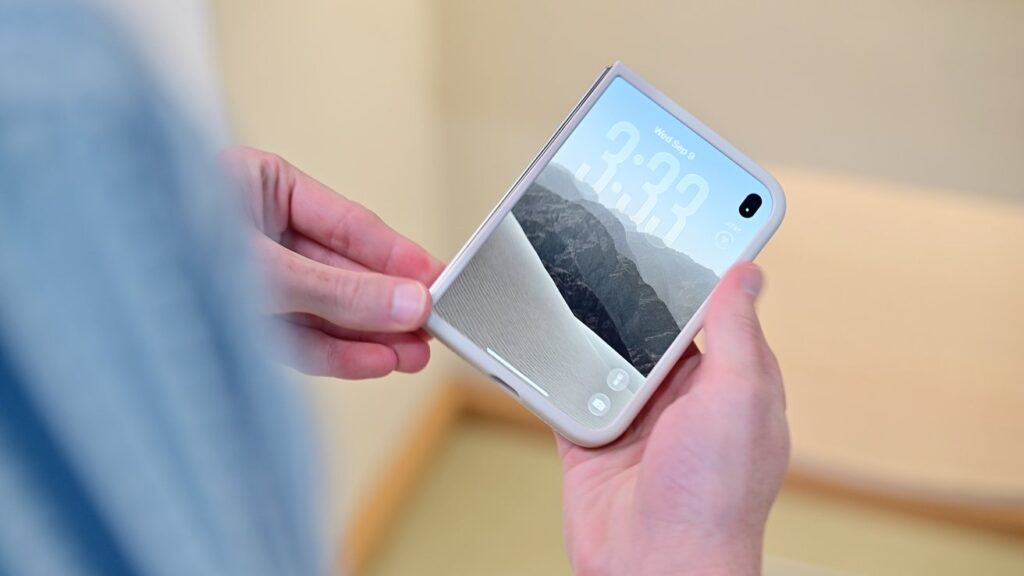 iPhone-Duo-repair-costs-prices-with-and-without-AppleCare.jpg